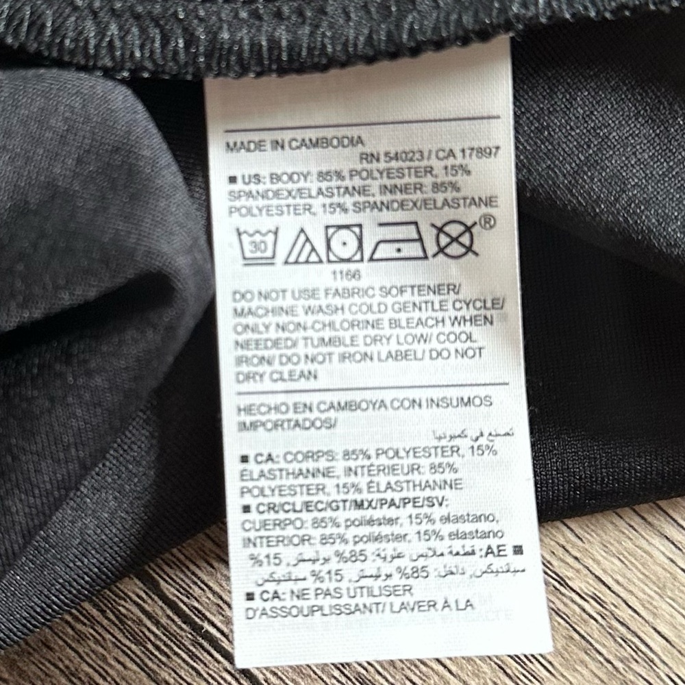 Old Navy Active Cloud+ Go Dry Skort in black. Medium. Perfect condition! - Picture 6 of 7